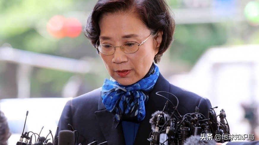 韩国老板掌掴员工,韩企老板猛扇员工巴掌