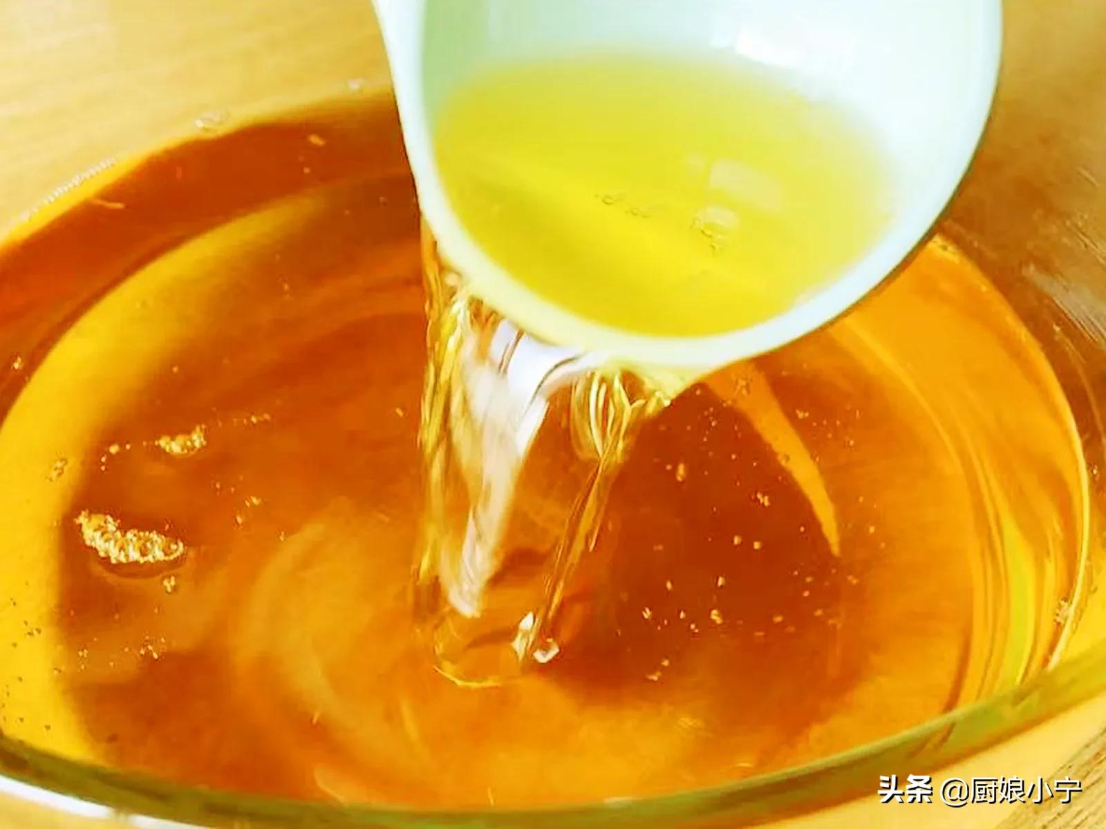 油炸剩余老油处理方法视频,炸东西的老油变新油