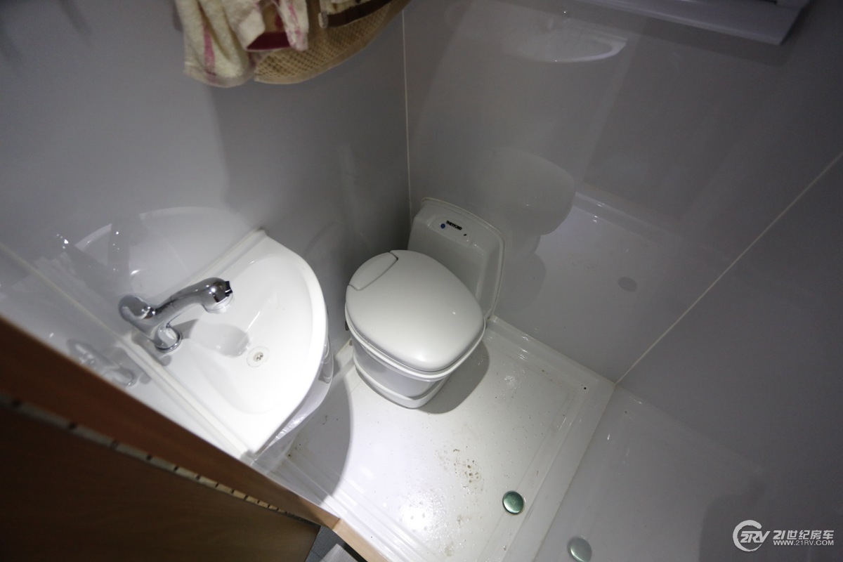 20万左右轻卡房车和c型房车,房车推荐15万到20万c型新能源房车