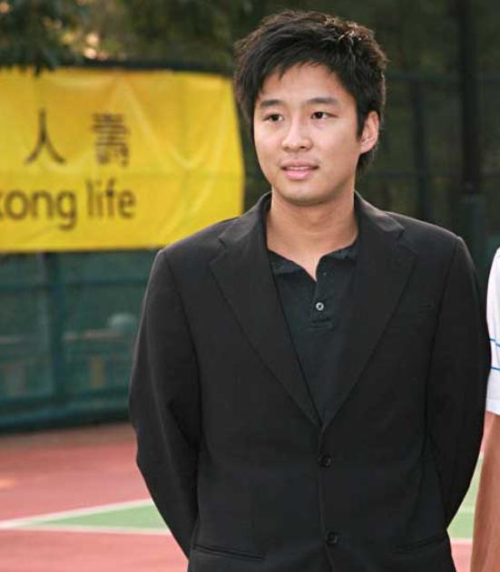 霍启山与朱玲玲同框,朱玲玲谈论霍启山婚姻