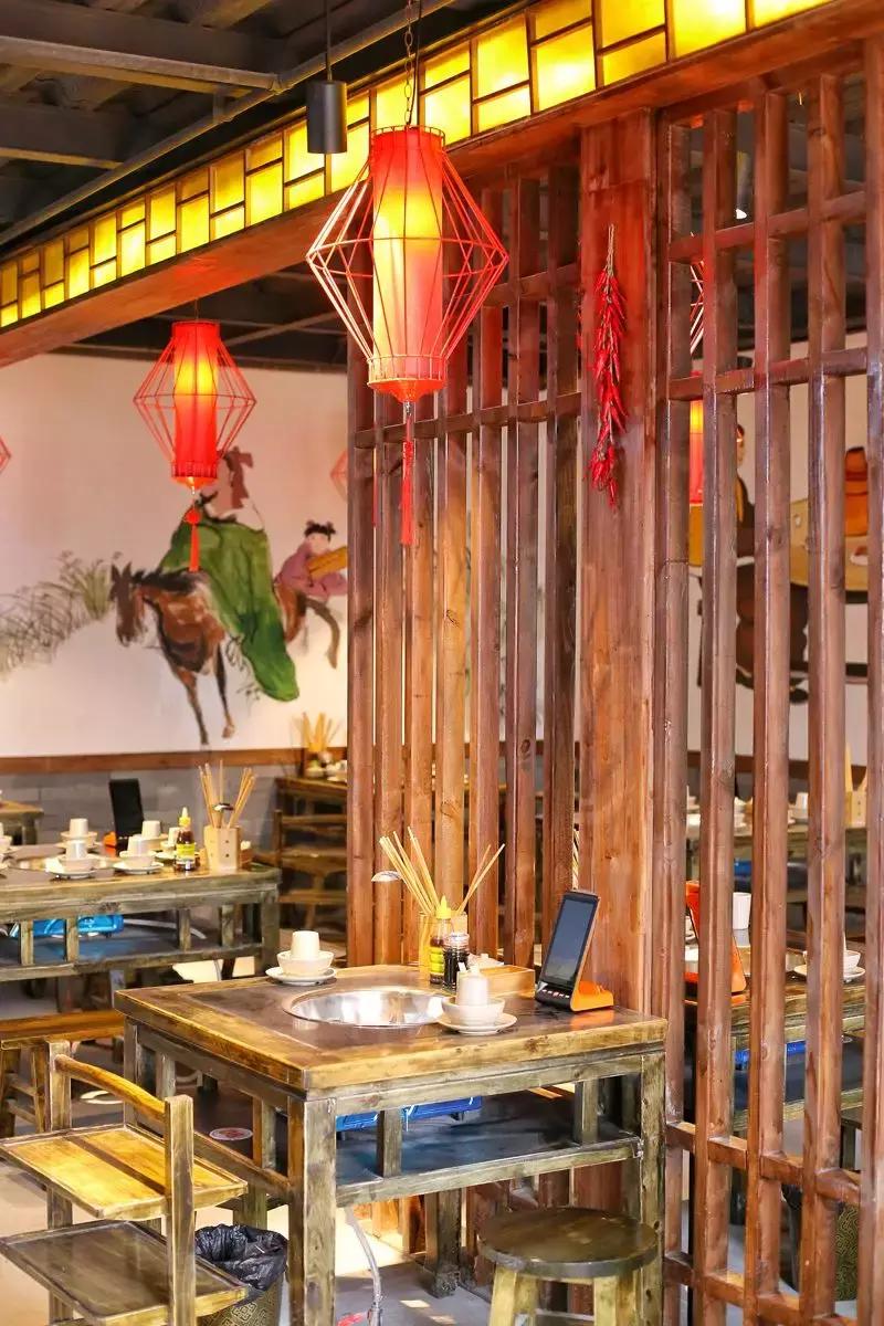 包锅底油碟的19.9自助火锅,一桌一个锅底39元自助油碟