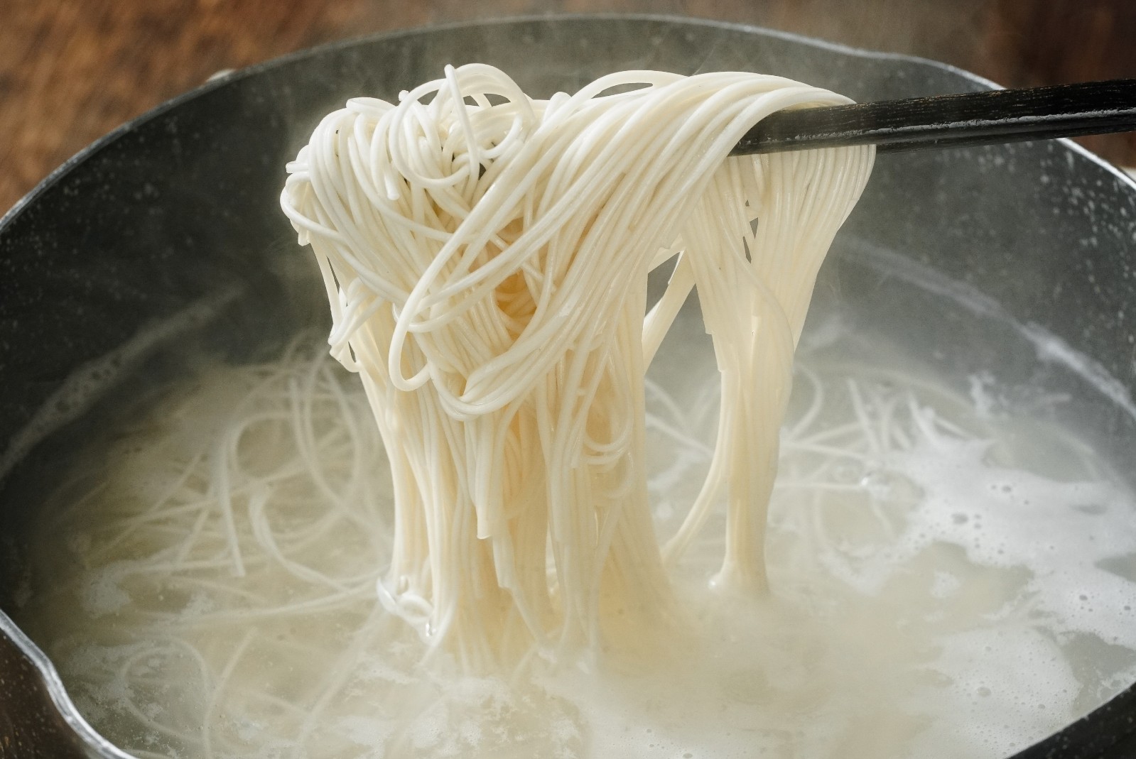 红烧羊肉羊肉面的家常做法,羊肉汤可以煮红烧牛肉面吗