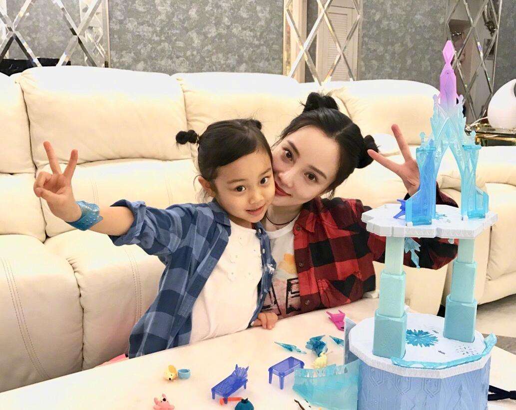 曾被嘲笑最丑星二代,当年被骂最丑的星二代