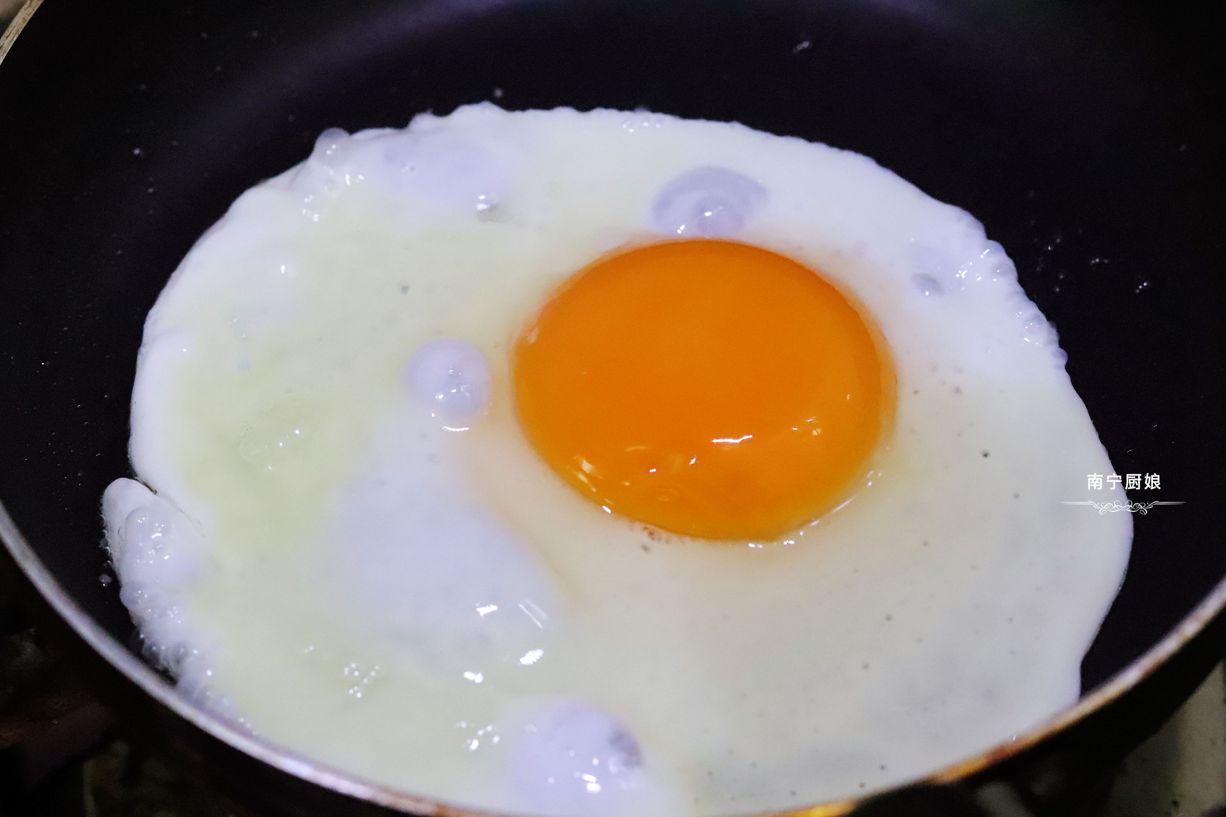 煎鱼不粘锅教你正确煎鱼方法,教你一招煎出的鱼不破皮不粘锅