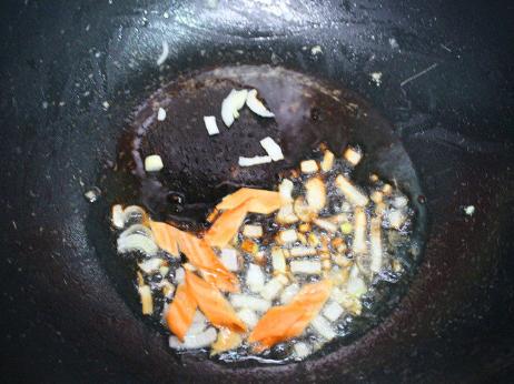 鸡蛋黄花菜汤的功效与作用,黄花菜鸡蛋功效