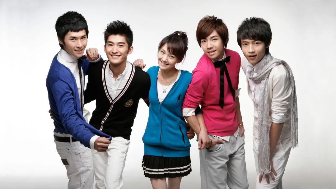 郭小四简介,霸总养成小奶狗