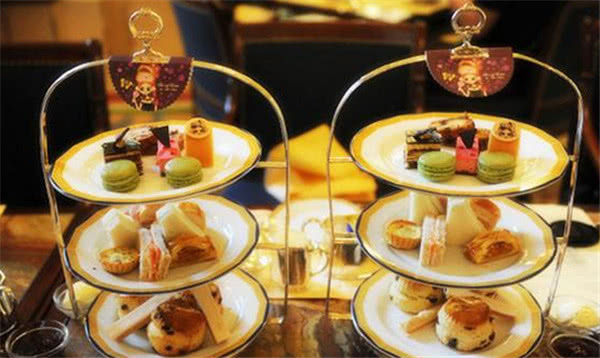 为什么英国人爱喝下午茶？正宗的英式下午茶讲究多，长知识了