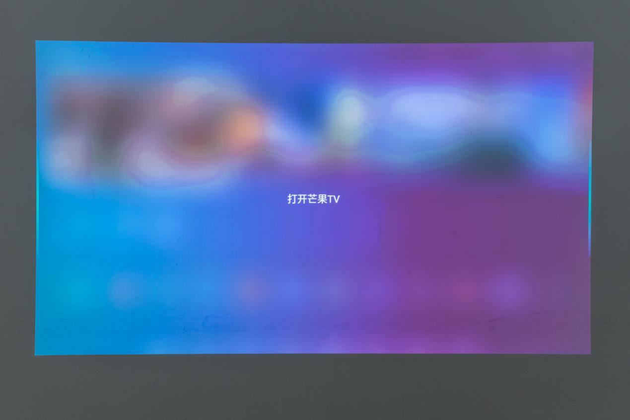 喜欢看电影买电视还是投影仪,喜欢看电影买投影仪