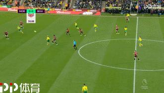 看呆了！英超险重演世界杯超经典戏码后卫逆天神扑只换荒诞结局