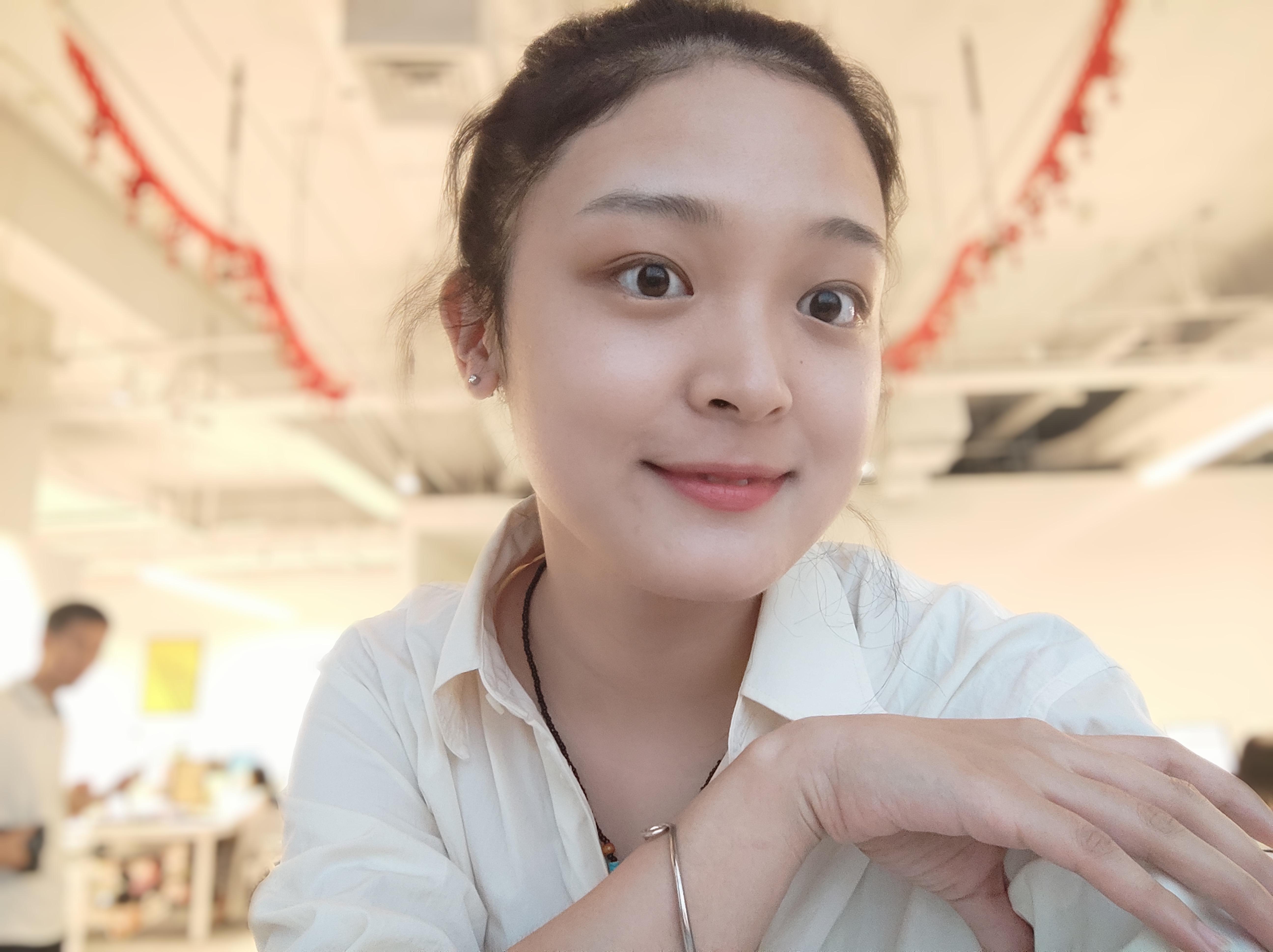 外国人有多喜欢小米11青春版？ins女博主发长文表白：太美了