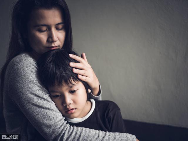 孩子上台演讲一句话说不出?家长用好这方法,300个观众都没问题