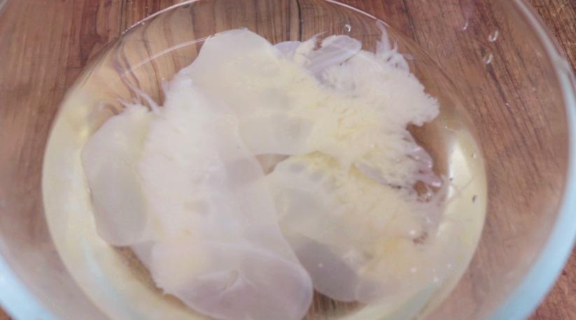 海蜇凉拌脆脆粘粘的是哪个部位,脆脆的海蜇怎么做才好吃