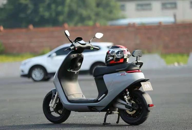 小牛对比九号电动车哪个性价比高,小牛跟九号谁更出名