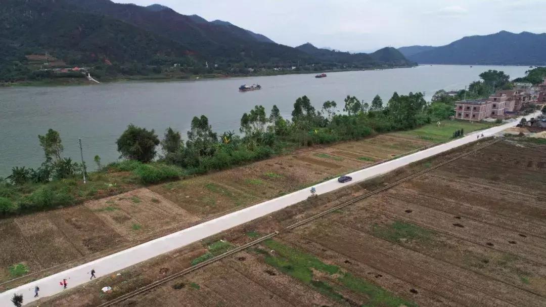 由镇变成县级市需要什么条件,由村镇升级为县市的地方