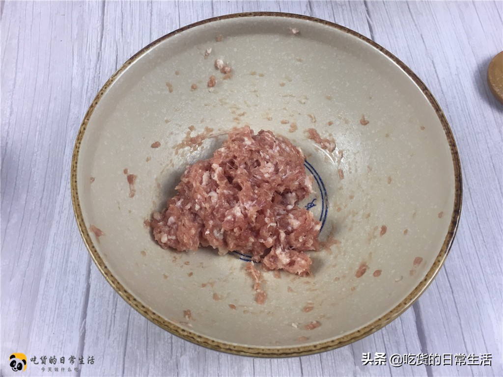 蒸饺子要不要先过水,饺子要怎么蒸才不粘锅