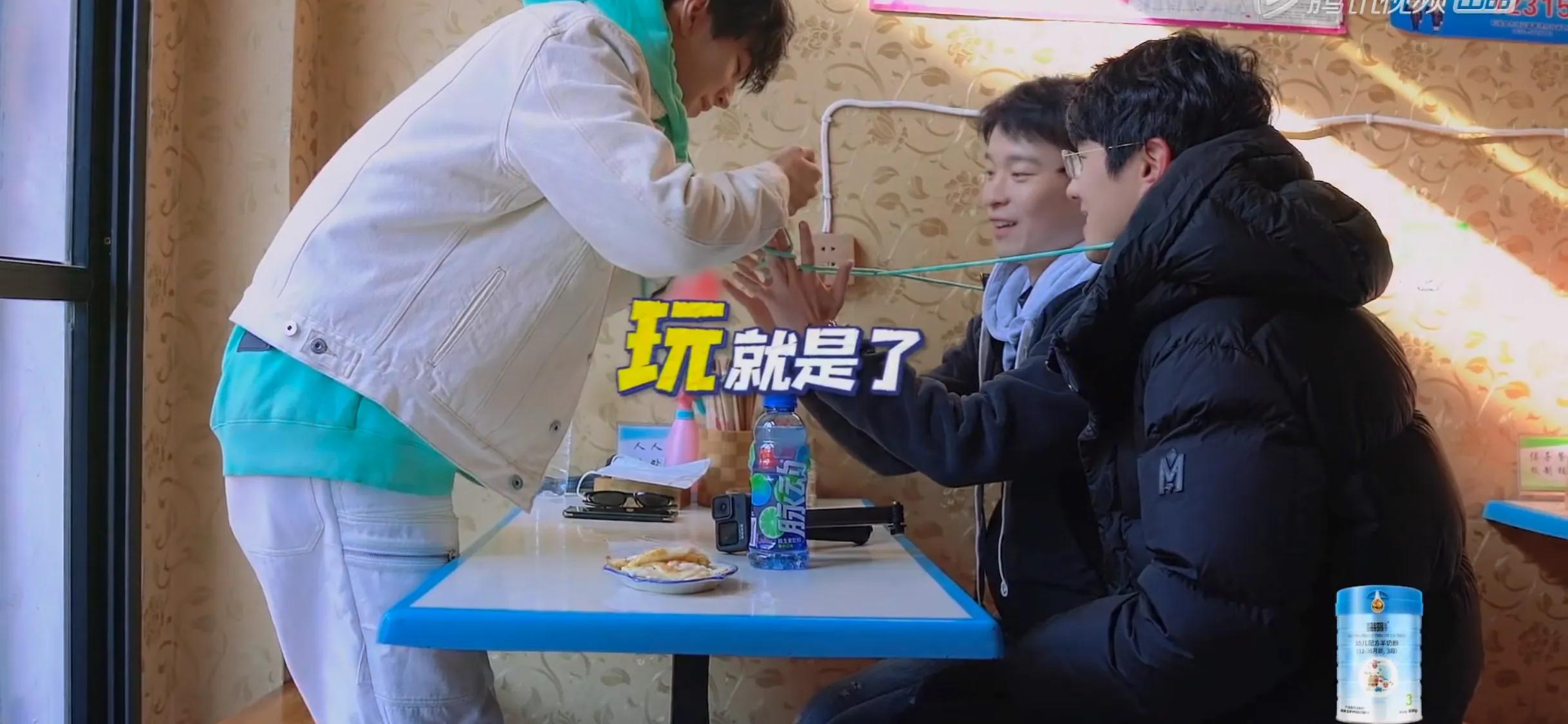 卫衣帽子绳怎么编好看,卫衣帽子绳太长了怎么办