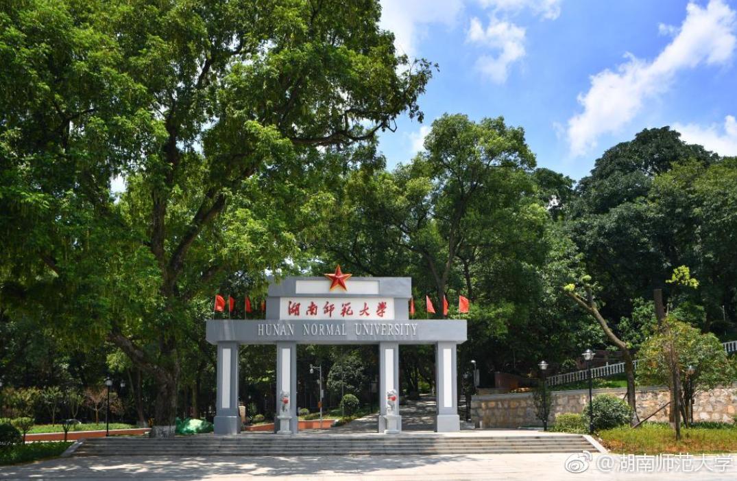 这所大学坐拥两个5A景区！在里面读书是什么体验