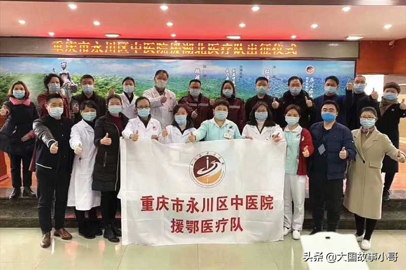 “三八”节，女儿想看抗疫一线妈妈笑脸，被爸爸用张旧照“欺骗”