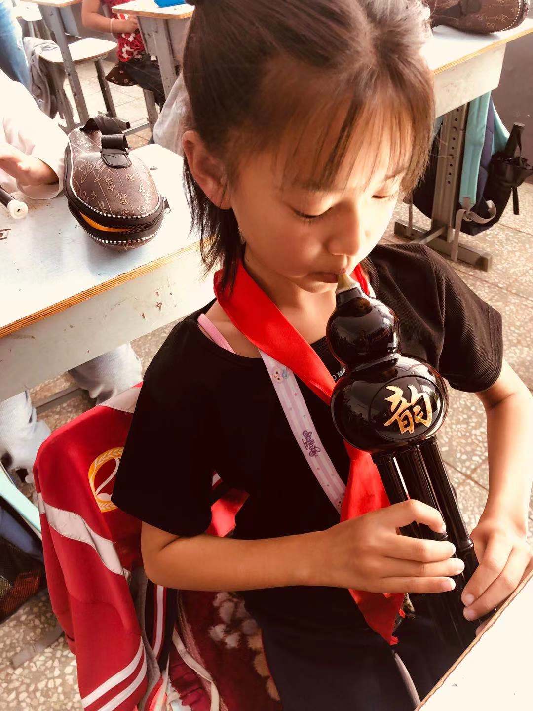 VIP陪练为河北广西捐建爱心音乐教室用艺术点亮孩子的童年