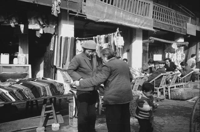 欧阳娜娜保暖内衣推荐,欧阳娜娜披毛毯穿睡衣秀ins风