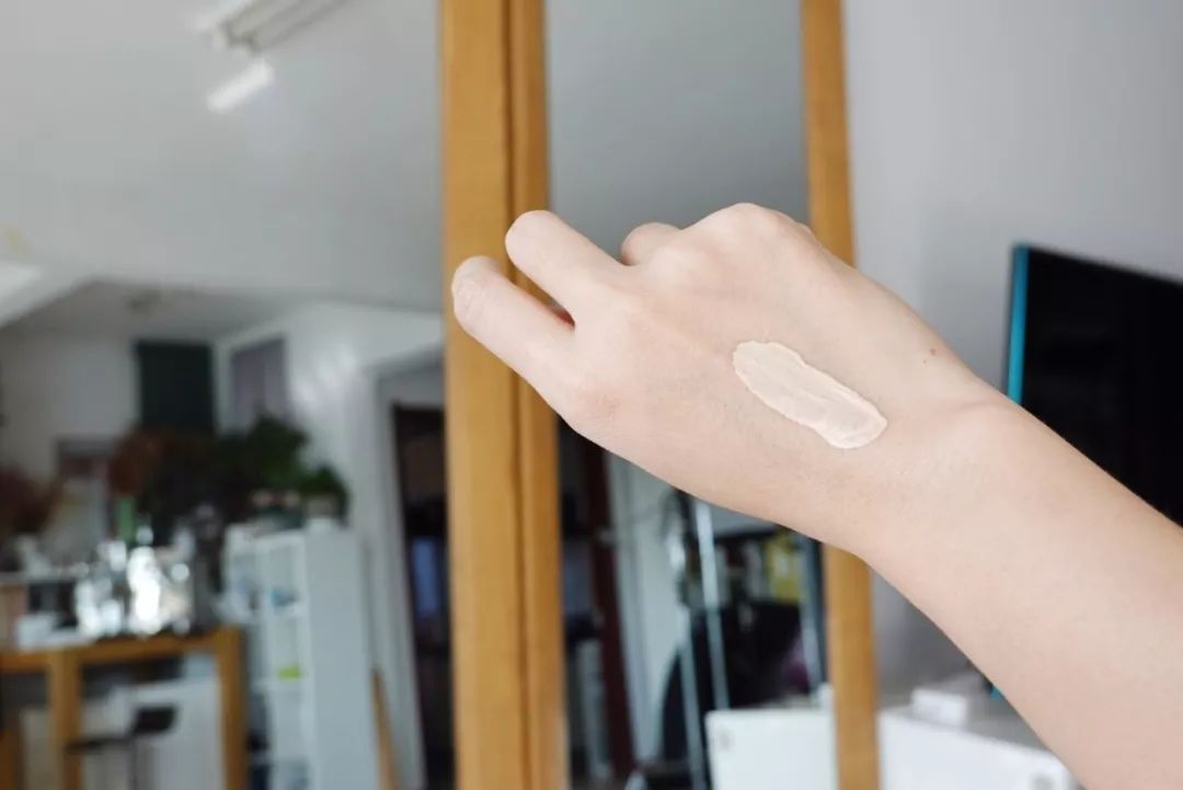 朋友圈精致生活却一地鸡毛,精致朋友圈背后的真实故事