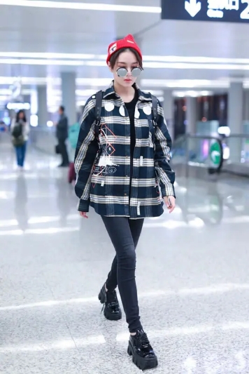 羊绒大衣穿搭30岁女士气质穿搭,羊绒大衣穿搭40岁女士气质穿搭