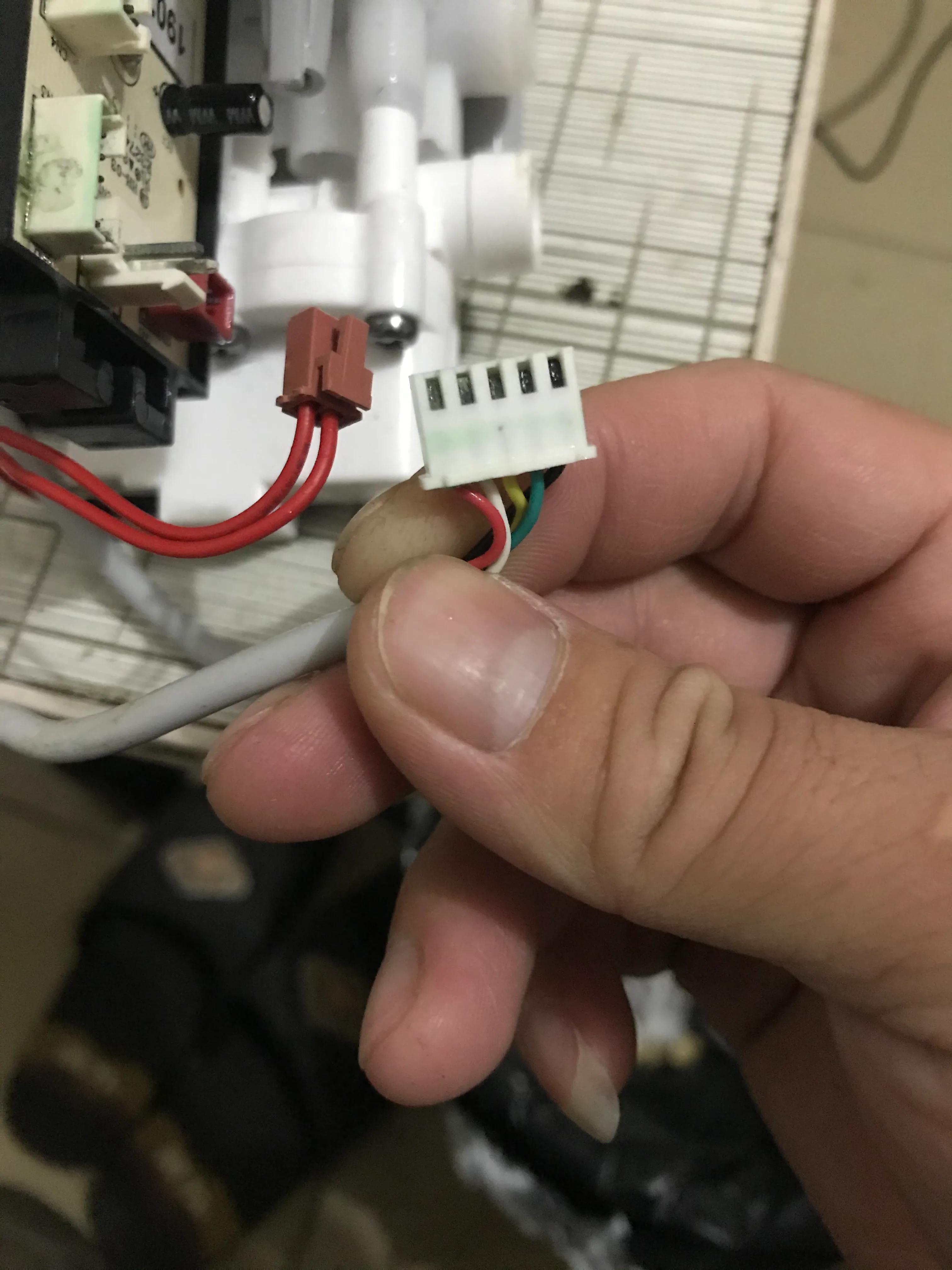 小米净水器云米水盒子进水后修理