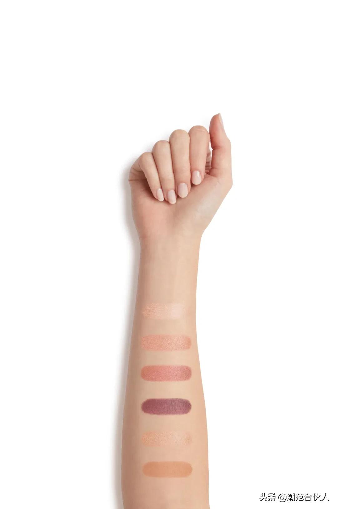 李佳琦omg这个产品也太好用了吧,李佳琦被称为美妆界的代名词