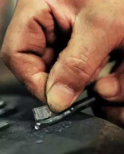 卖五十万的剪刀,剪刀卖了几十万