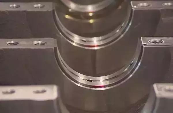 挖机发动机为什么不用国产的,挖机发动机动力不足的故障原因