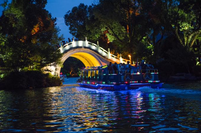 夜游漓江两江四湖感受,夜游桂林两江四湖双塔图片