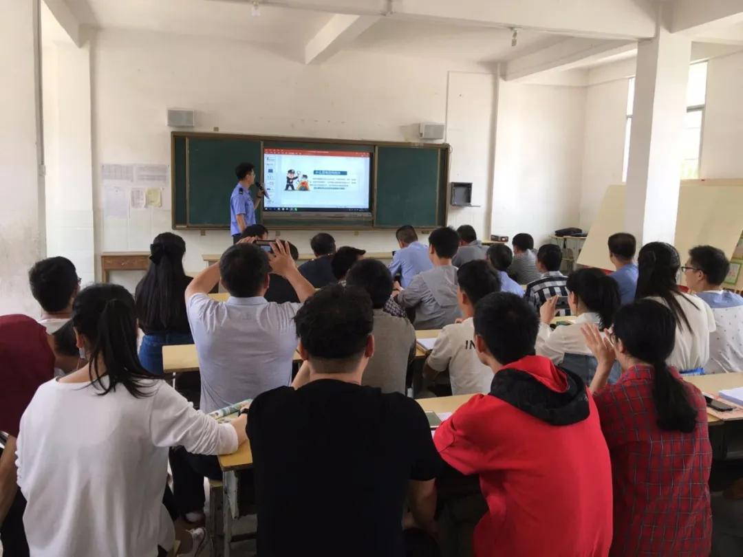 遇到裸聊诈骗后被威胁了怎么办,一男子遭遇裸聊诈骗