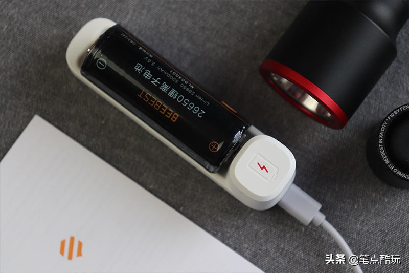 强光超长待机手电筒推荐,小米极蜂手电筒正确拆解方法教程