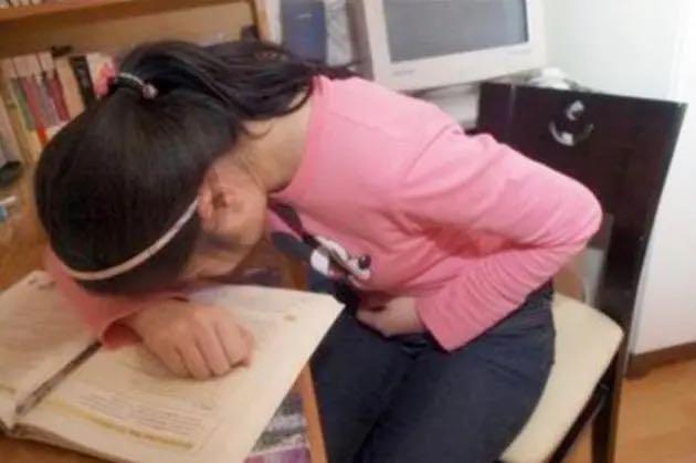 8岁小女孩胃疼怎么办,8岁女儿半夜突然肚子疼