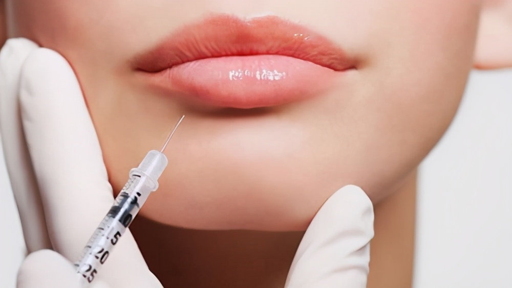 医美丰唇用什么玻尿酸,医美丰唇填玻尿酸还是自体脂肪
