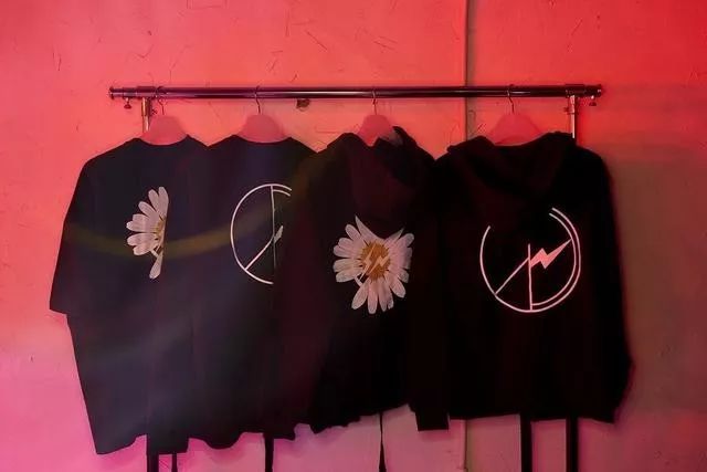 亚洲最带货的男人回归时尚圈,一双鞋炒到上万元