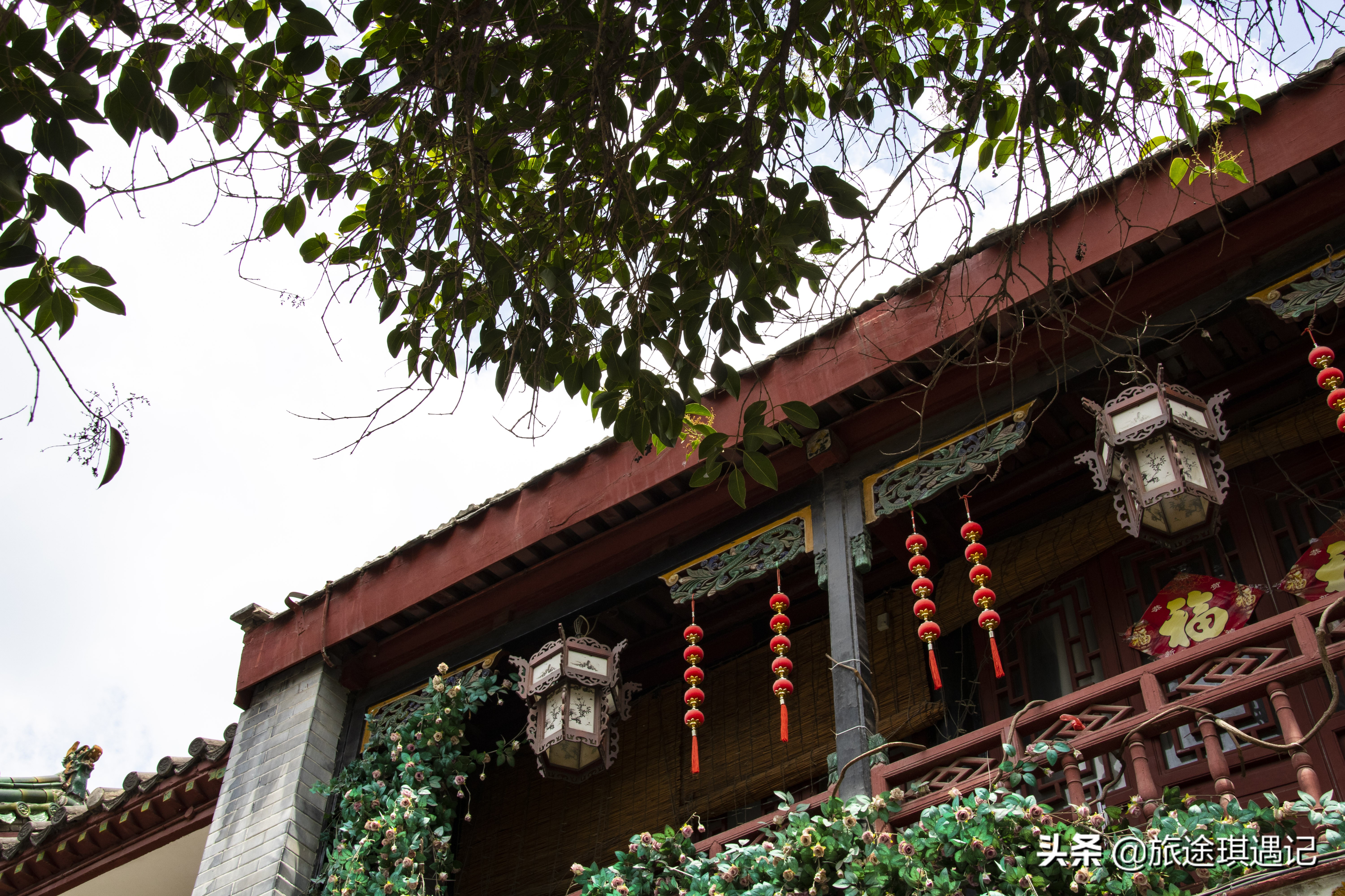 开封真正的千年老街，随着商业化入侵，老书店能否战胜铁板鱿鱼？