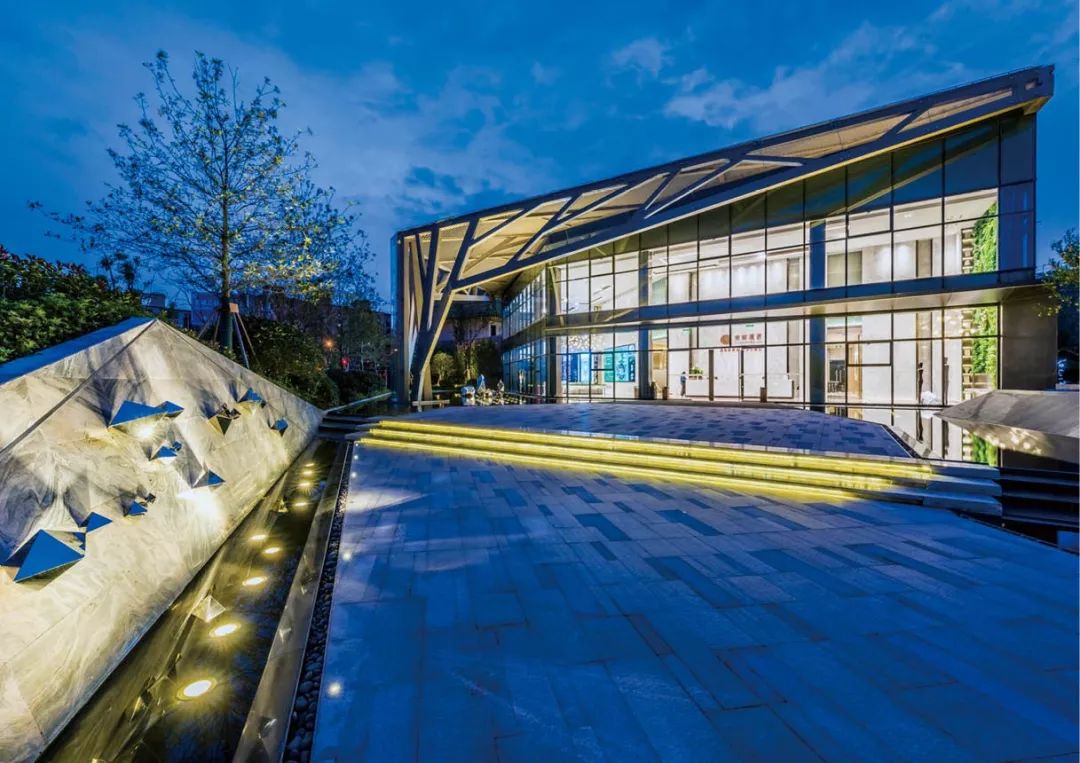 上海临港发展得起来吗,临港区的近年发展