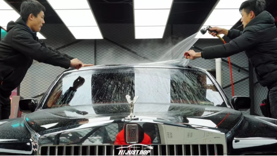 打蜡镀晶隐形车衣哪种便宜,隐形车衣对保护车漆有帮助作用吗