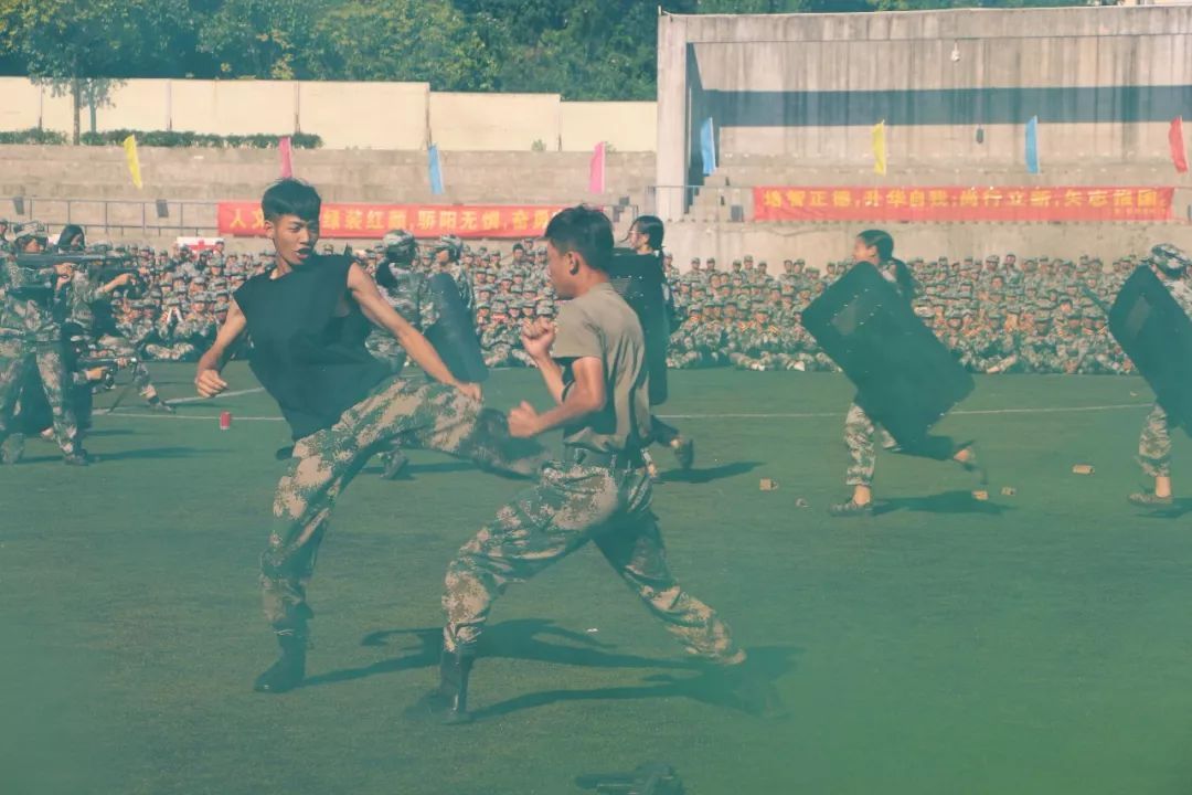 真人cs穿越到真实战场,真人cs镭战军训