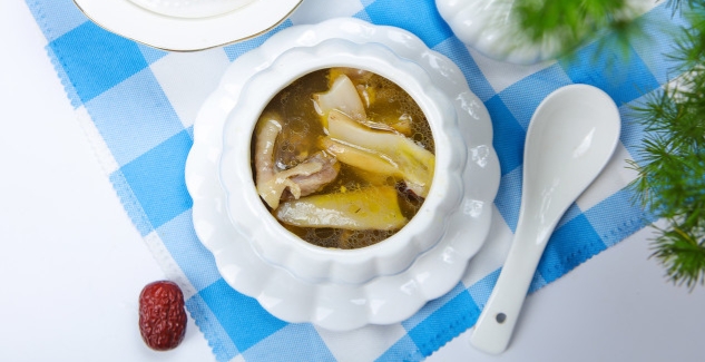 鸡汤的家常做法心灵鸡汤,鸡汤喝了暖身