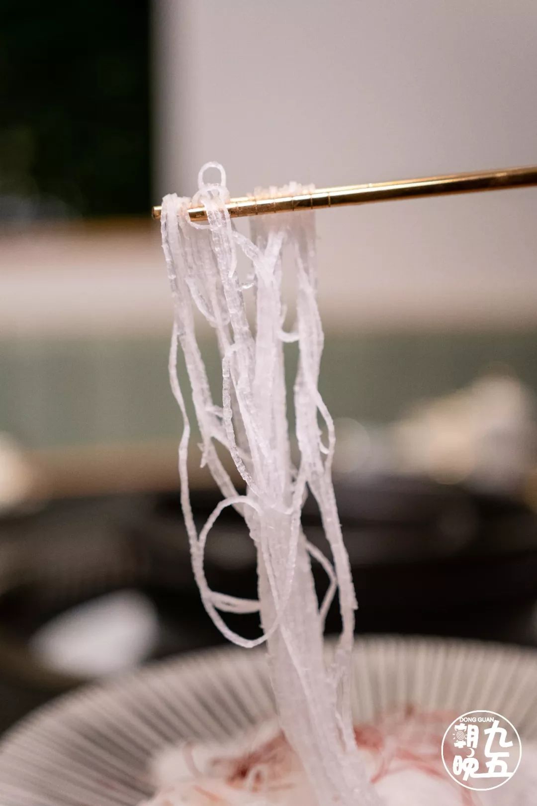 东莞首家火锅+烤肉一体涮就在万江家汇城，几百人排队等着吃