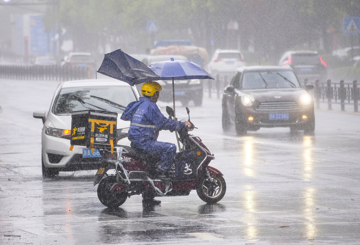 兼职送外卖一个月能挣3000块钱吗,兼职送外卖一天至少工作几个小时