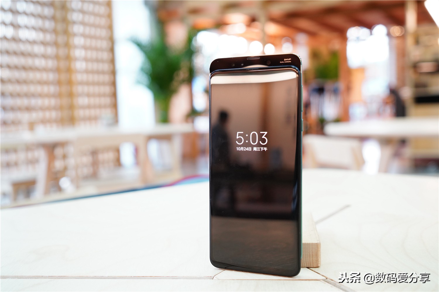 iphonexmax对比小米mix3,苹果xsvs小米mix3