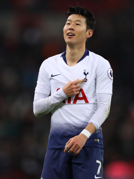 孙兴慜从亚洲一哥到亚洲哥们,金玟哉和孙兴慜谁是亚洲一哥