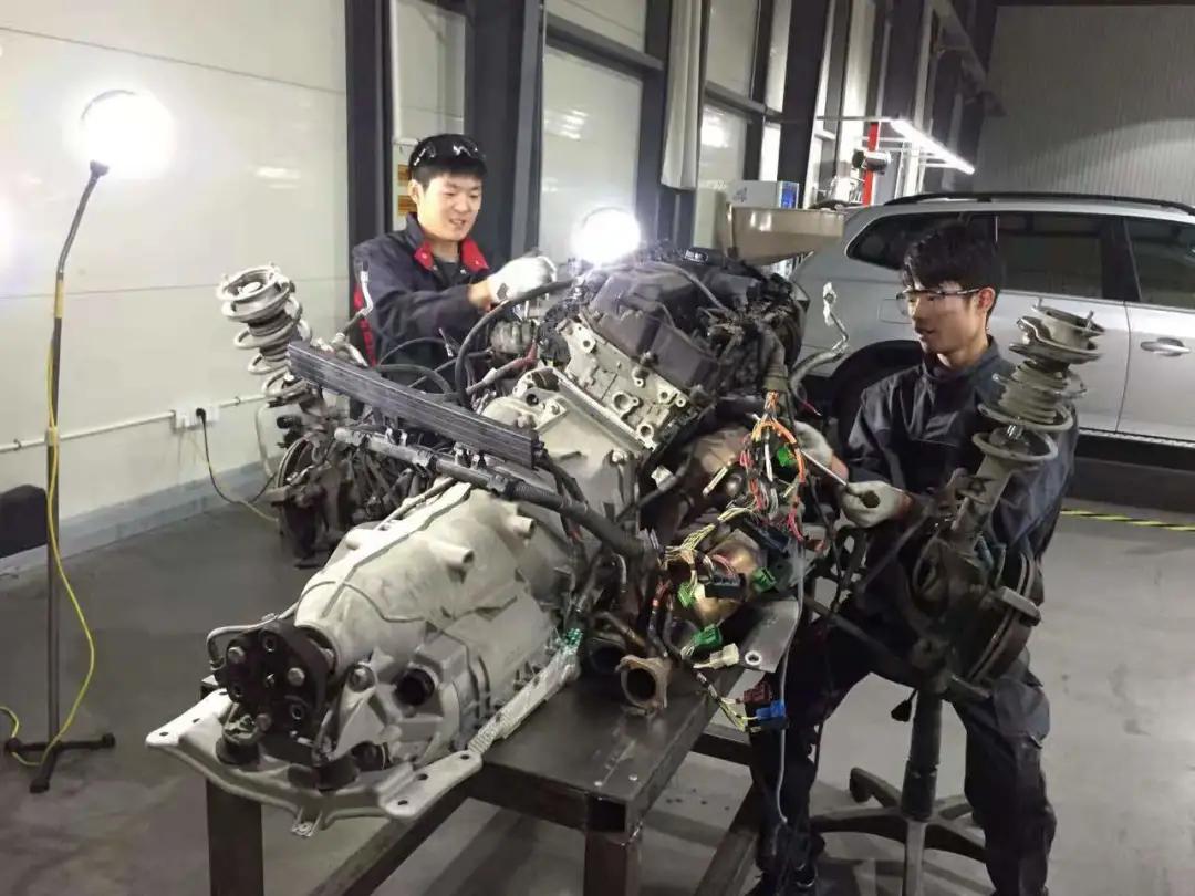 二手进口宝马330i敞篷车长轴,二手的宝马330敞篷车的大概价格