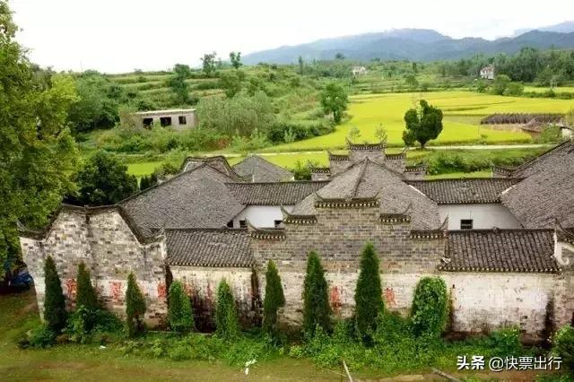 走遍所有古镇,走遍中国最美的十个城市