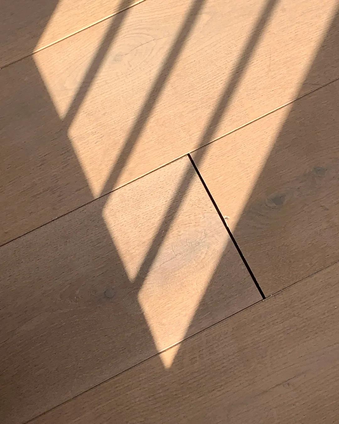 蔡徐坤成纪梵希彩妆代言人，《少年的你》成金像奖最大赢家…