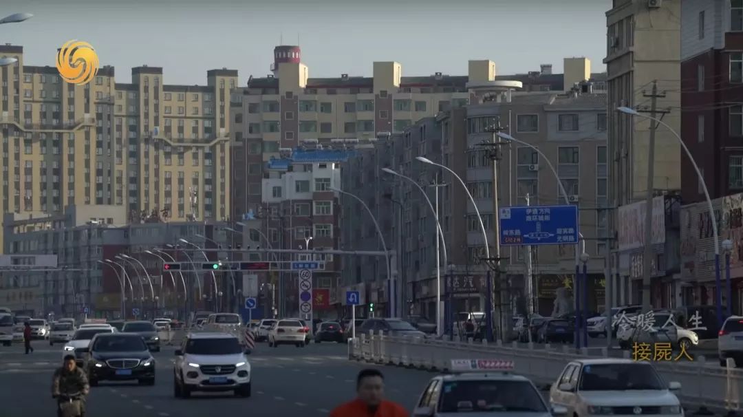 我跟网红灵车司机一起接了几次乘客