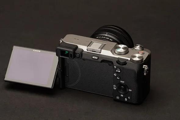 索尼a7c对比索尼6700,索尼a7c和索尼a7m3